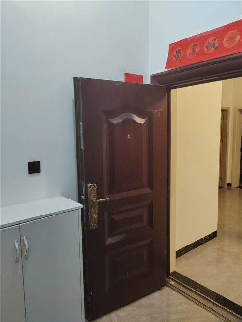 羊角山老居民點三室兩廳一衛(wèi)新房出租